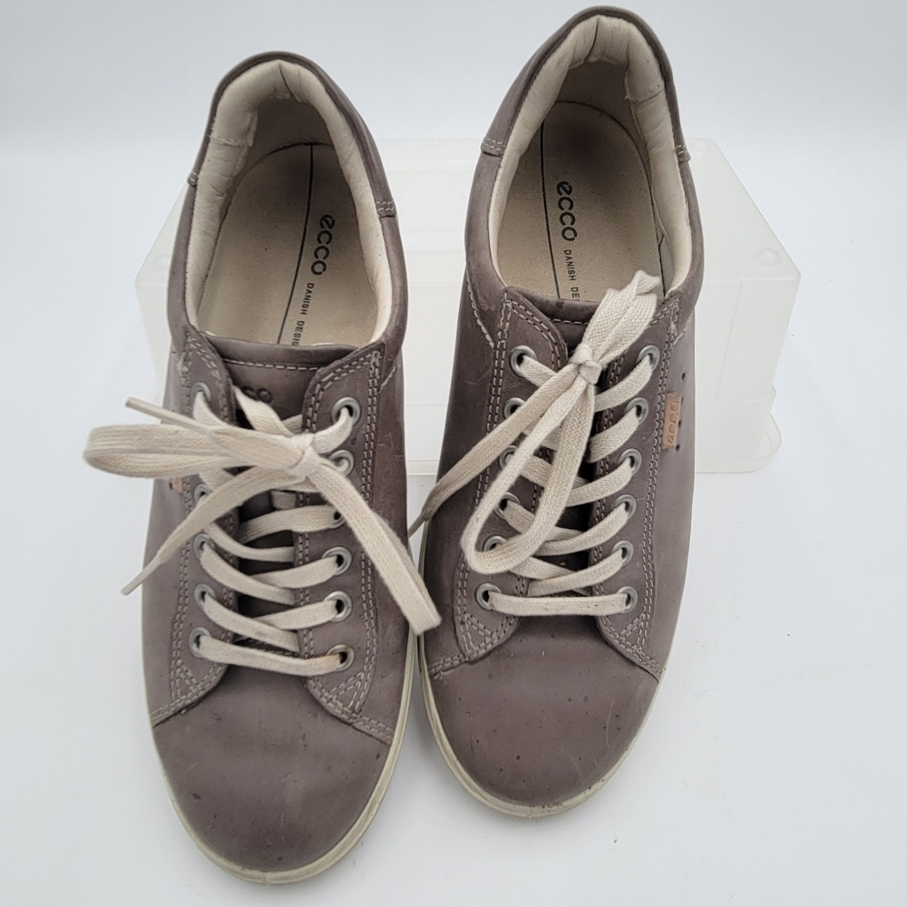 Womans Ecco Danish design Gray Casual Sneaker Size 8 # Walking # Classic